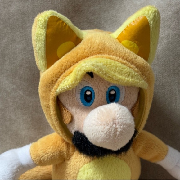 Super Mario All Star Collection- Kitsune Luigi 9" Plush - Picture 2 of 5